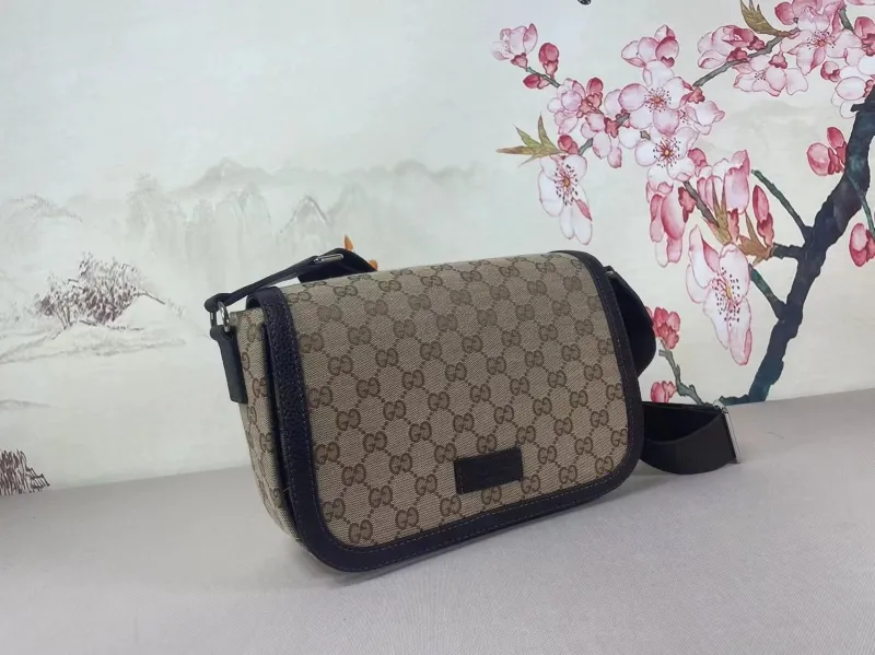 Alternative view of Gucci Satchel Bags-1143