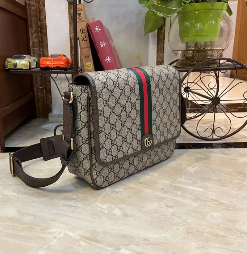 Alternative view of Gucci Satchel Bags-1146