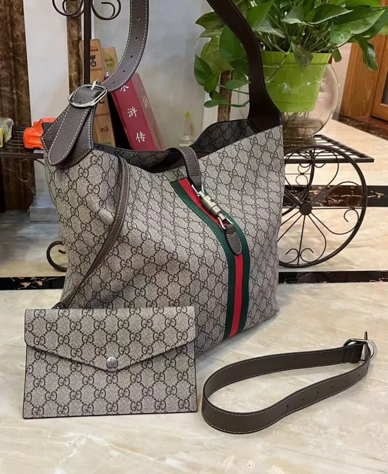 Alternative view of Gucci Shopping Bags-1