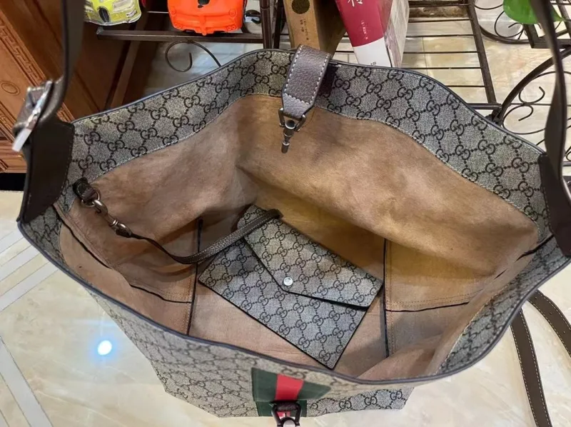 Gucci Shopping Bags-1 - Image 7