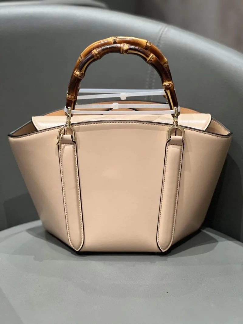 Alternative view of Gucci Shopping Bags-14