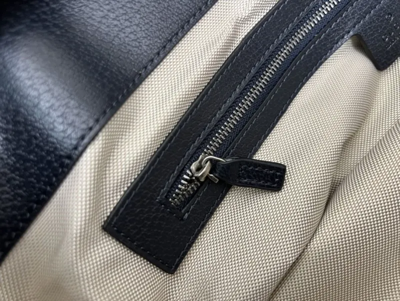 Alternative view of Gucci Shopping Bags-30