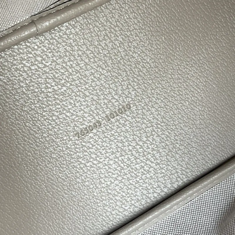 Gucci Shopping Bags-40 - Image 7
