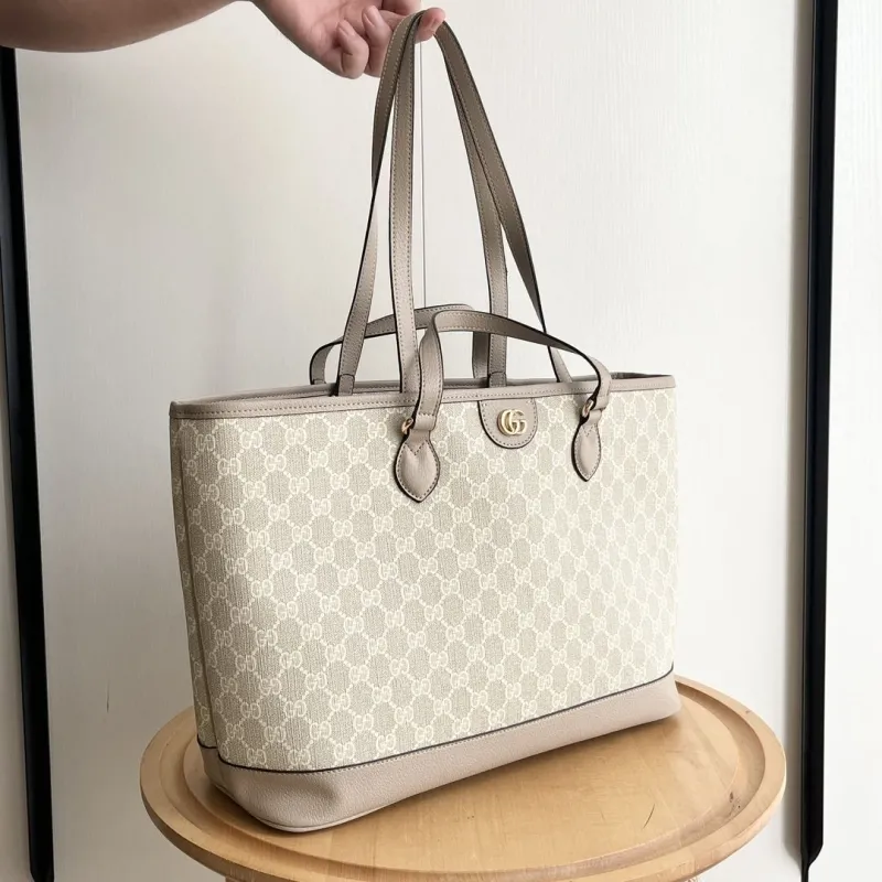 Alternative view of Gucci Shopping Bags-43