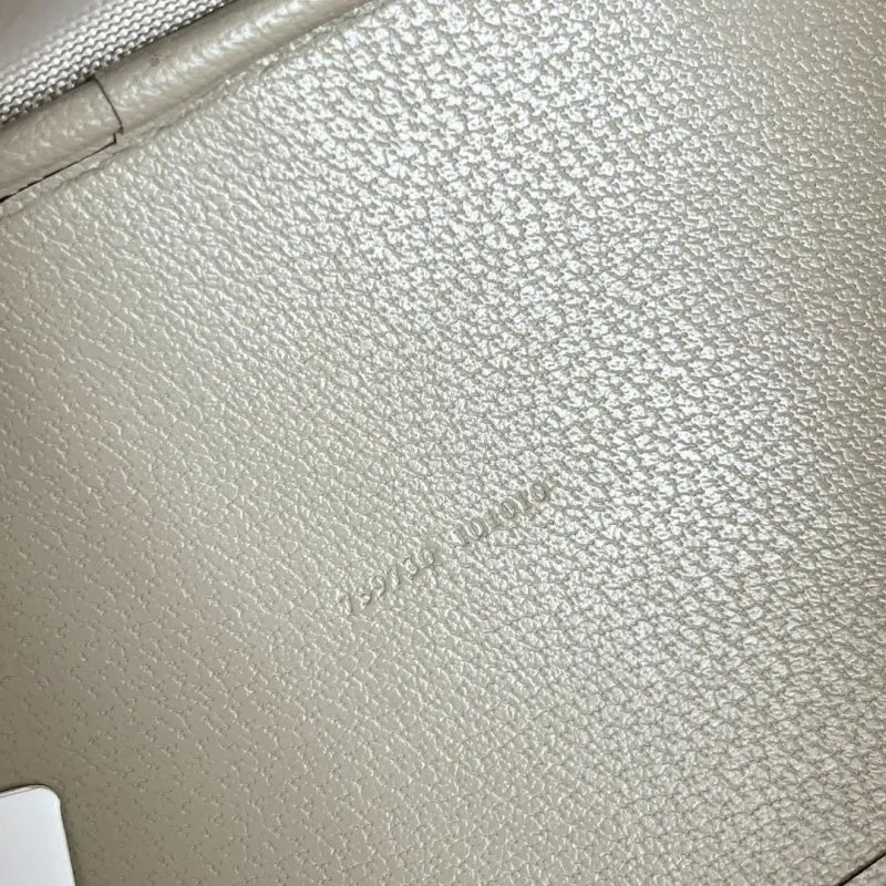 Gucci Shopping Bags-43 - Image 9