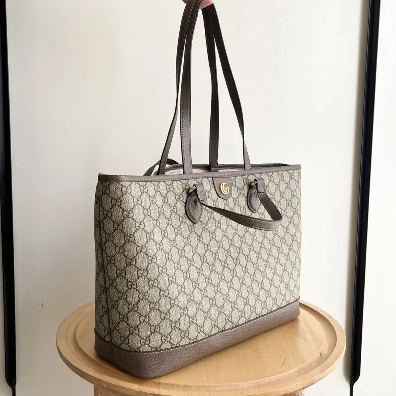 Alternative view of Gucci Shopping Bags-45