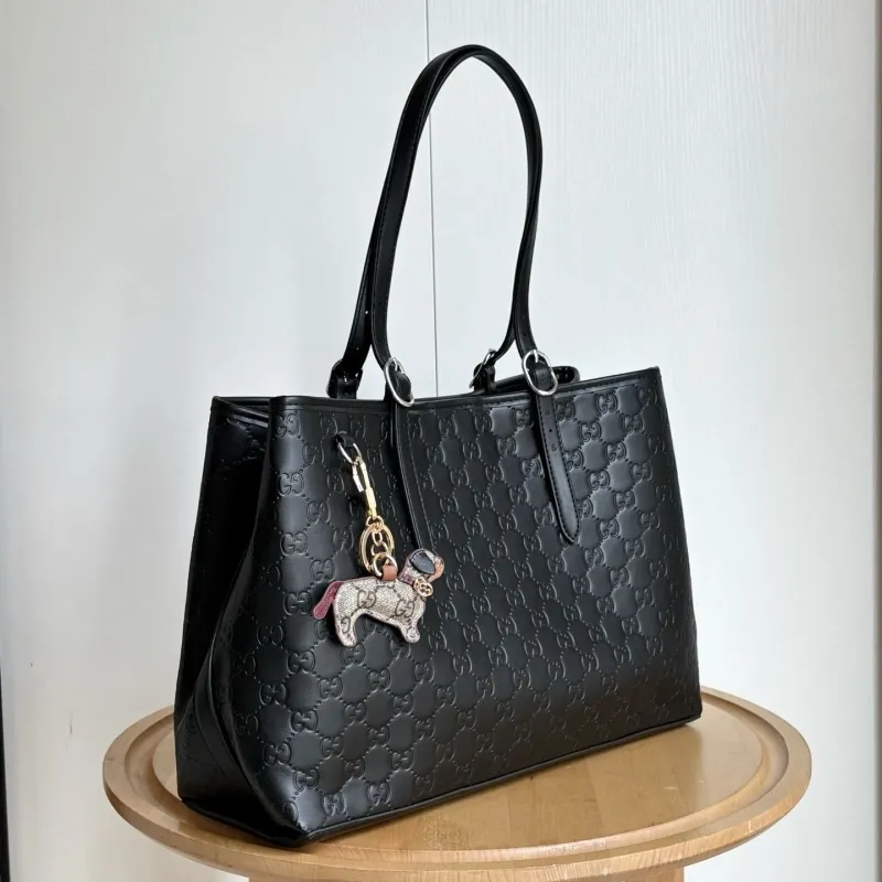 Alternative view of Gucci Shopping Bags-46