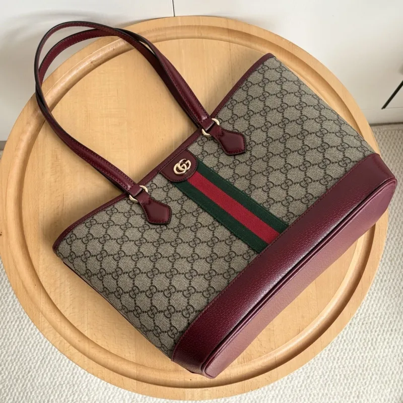 Alternative view of Gucci Shopping Bags-53