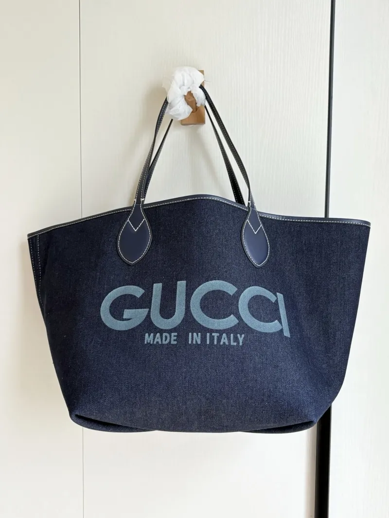 Alternative view of Gucci Shopping Bags-57