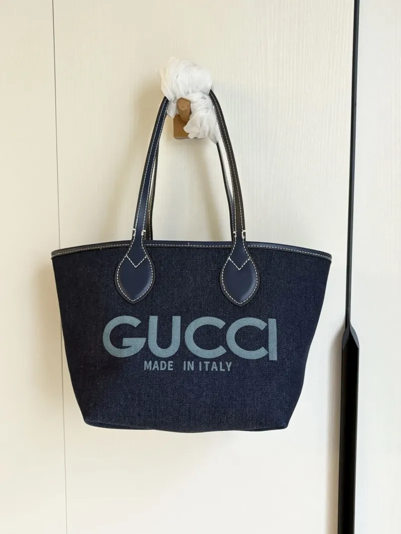 Alternative view of Gucci Shopping Bags-58