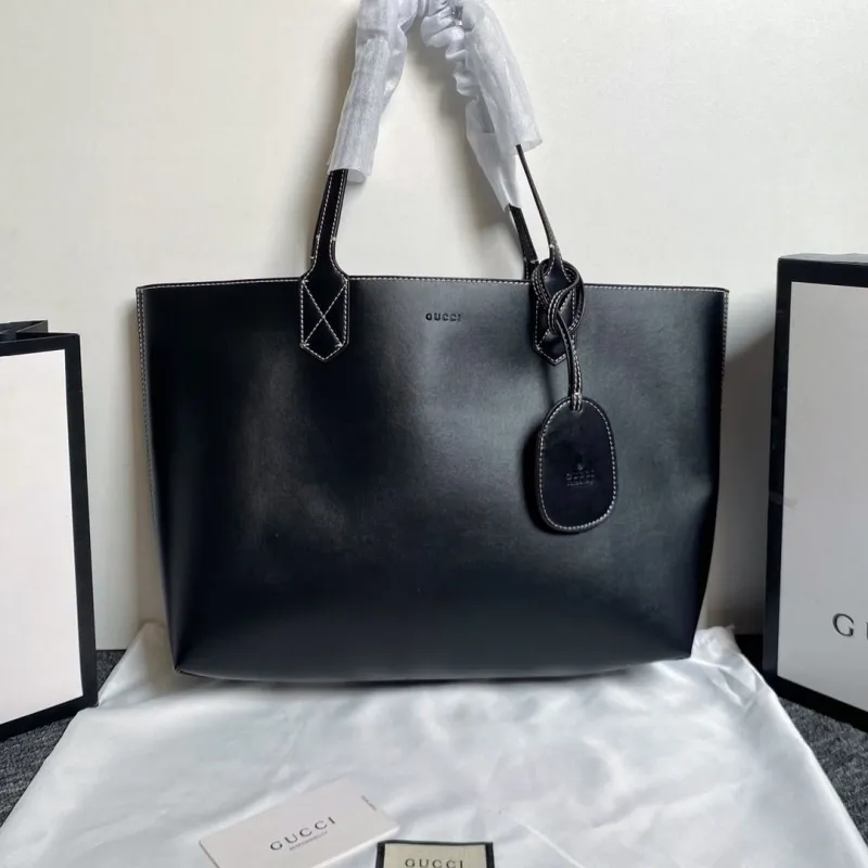 Alternative view of Gucci Shopping Bags-61