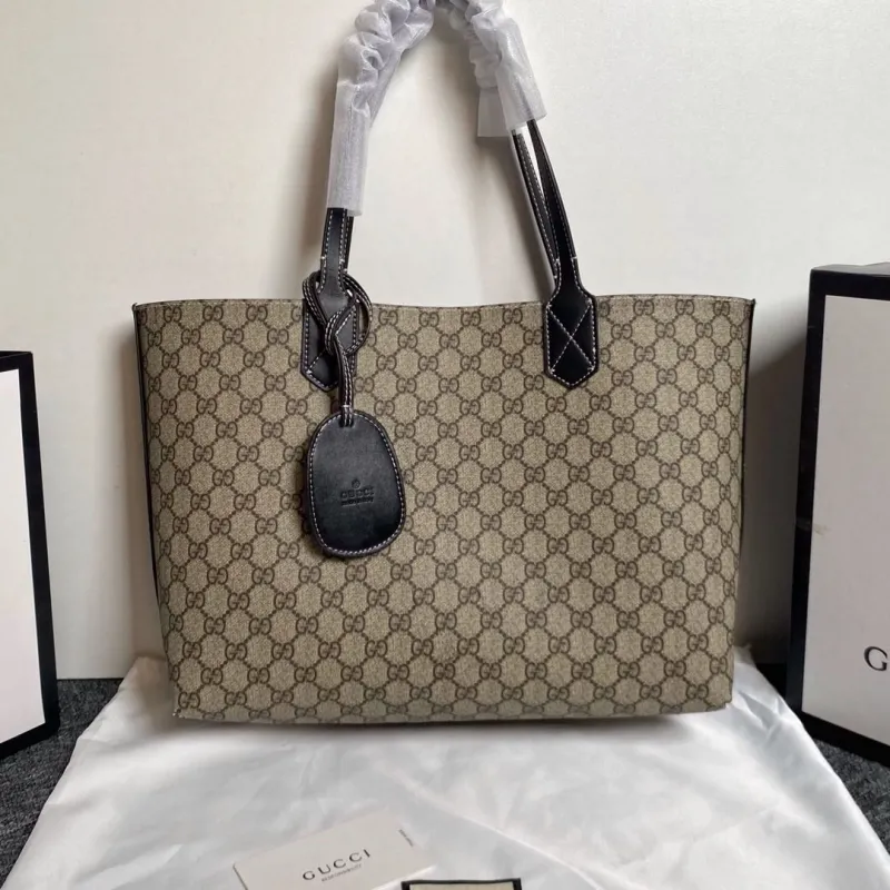 Alternative view of Gucci Shopping Bags-64