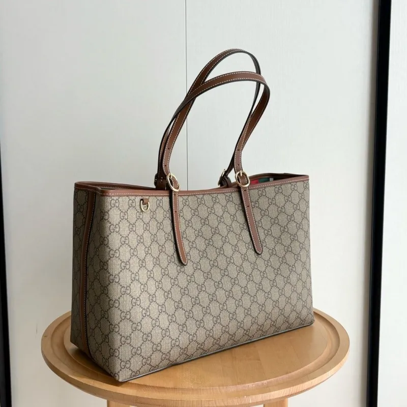 Alternative view of Gucci Shopping Bags-85