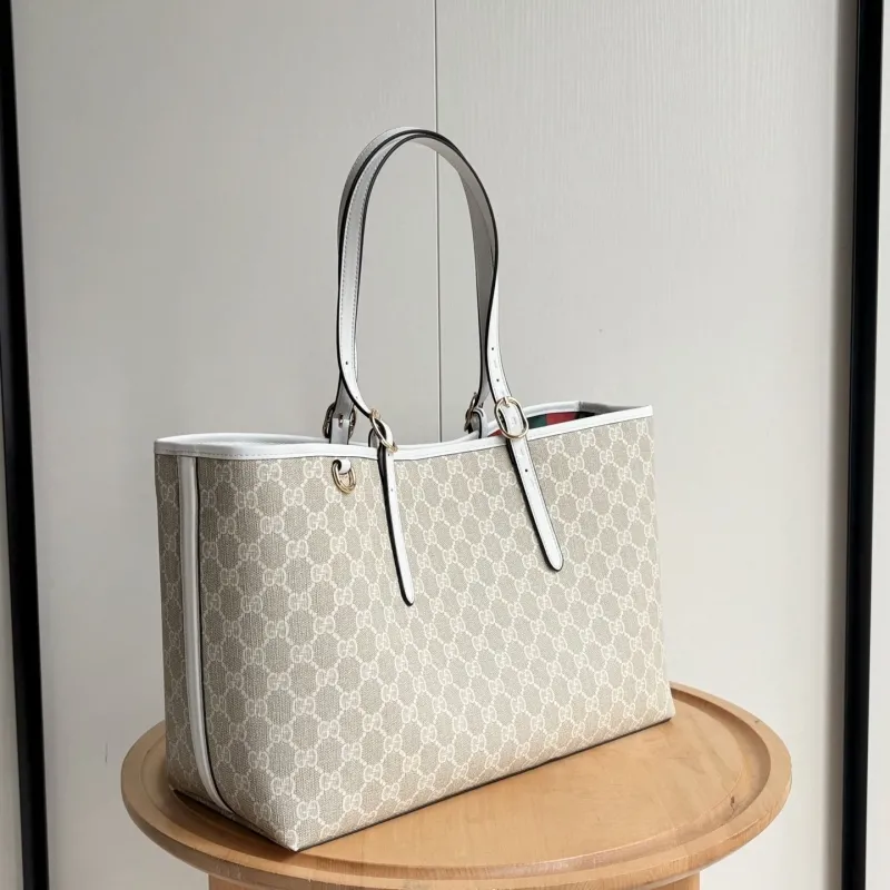 Alternative view of Gucci Shopping Bags-86