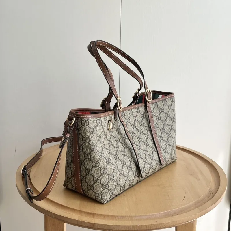 Alternative view of Gucci Shopping Bags-88