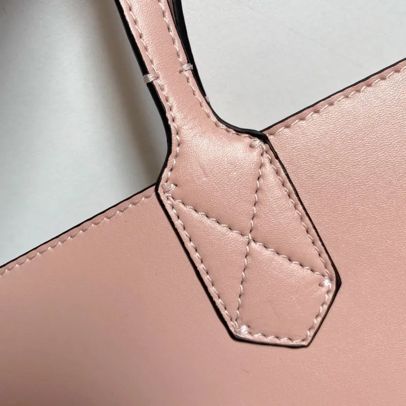 Gucci Shopping Bags-108 - Image 6