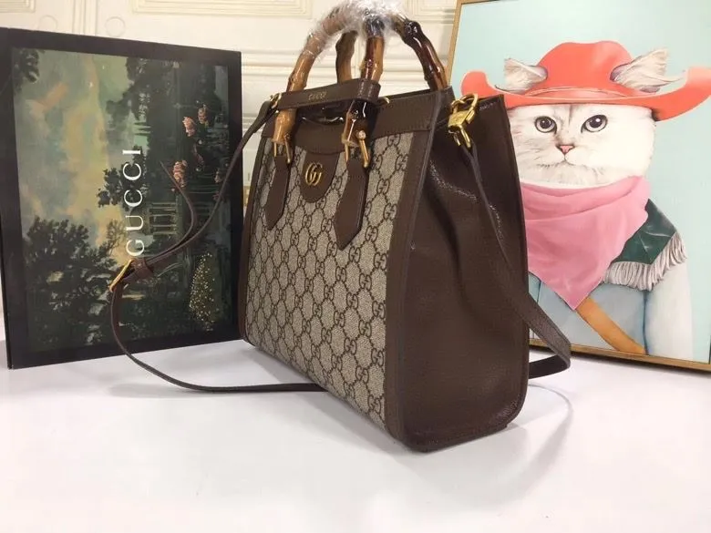 Alternative view of Gucci Shopping Bags-113