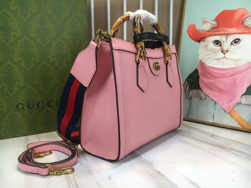 Alternative view of Gucci Shopping Bags-117