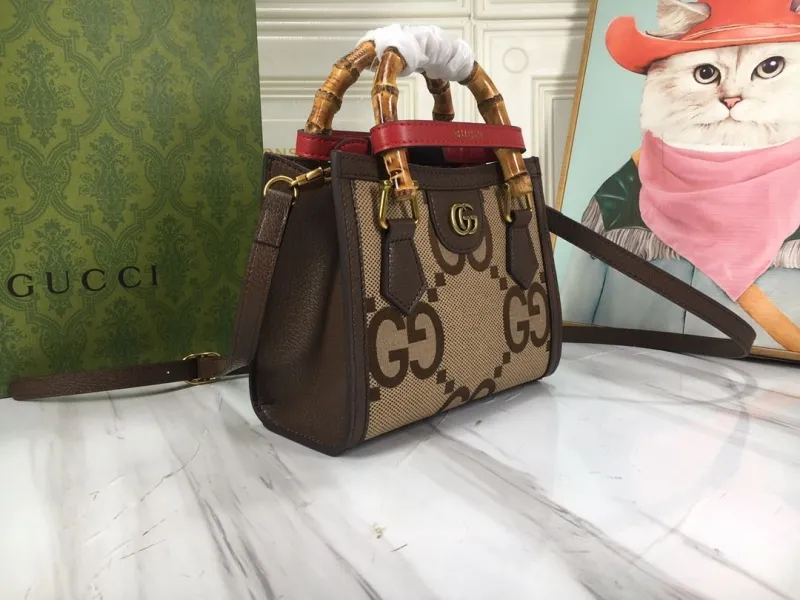 Alternative view of Gucci Shopping Bags-124