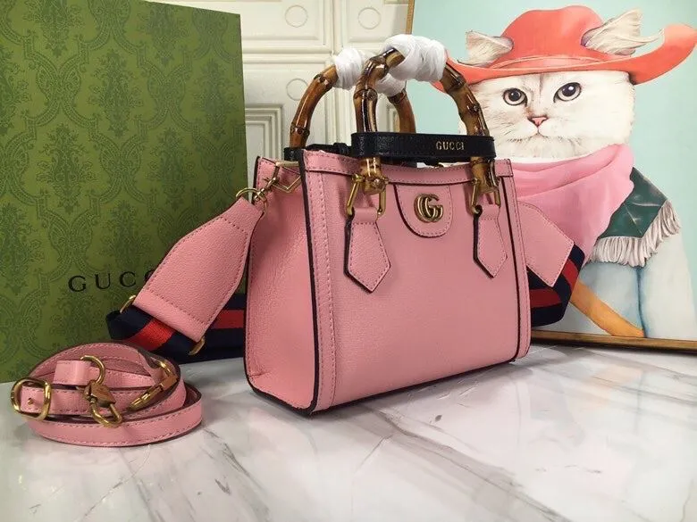 Alternative view of Gucci Shopping Bags-126
