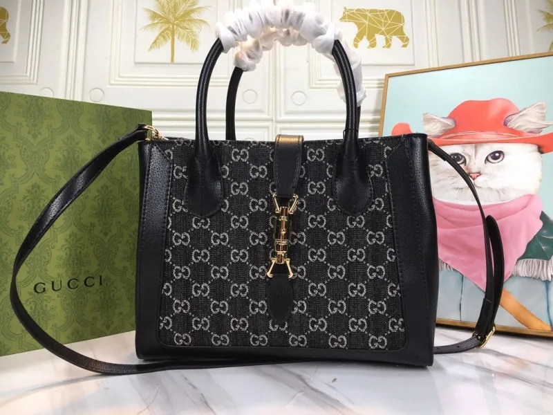 Gucci Shopping Bags-142