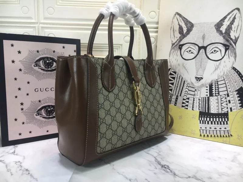 Alternative view of Gucci Shopping Bags-144