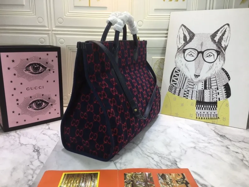 Alternative view of Gucci Shopping Bags-145