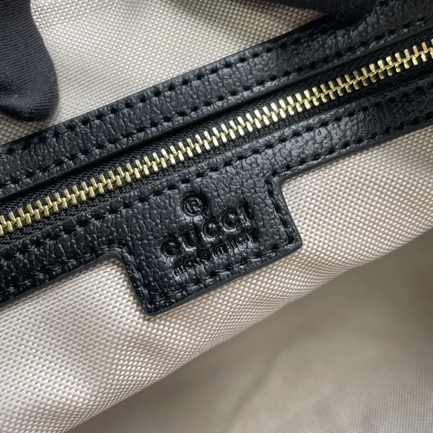 Alternative view of Gucci Speedy Bags-11