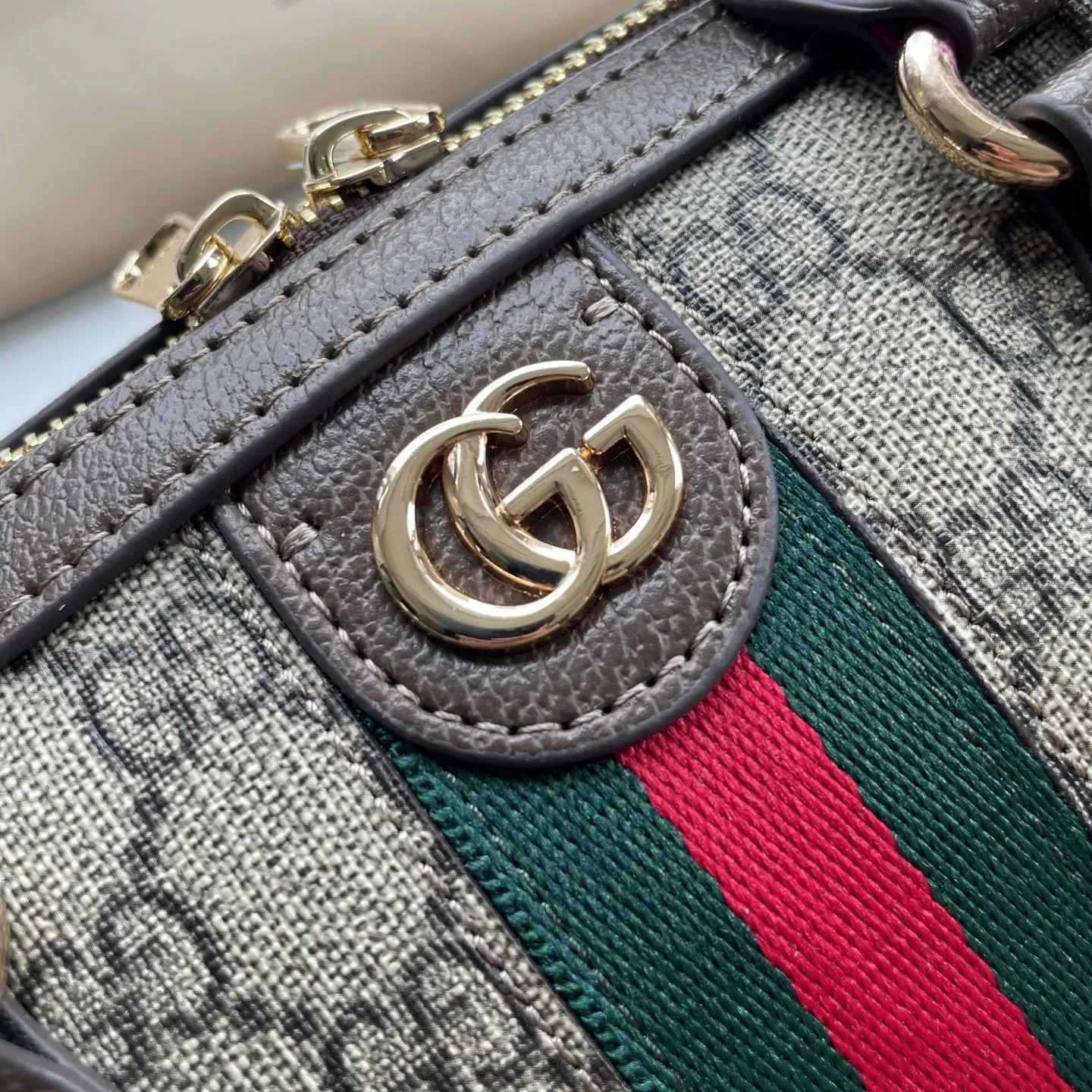 Alternative view of Gucci Speedy Bags-12