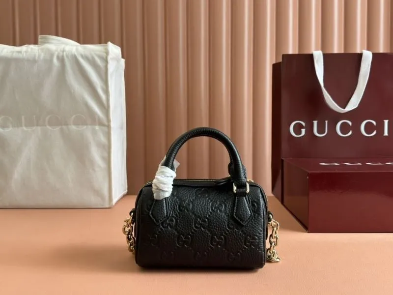 Alternative view of Gucci Speedy Bags-14