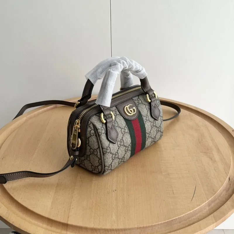 Alternative view of Gucci Speedy Bags-23