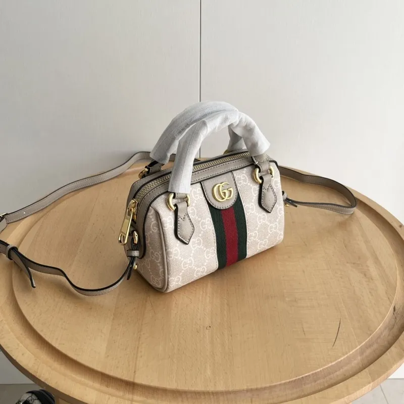 Alternative view of Gucci Speedy Bags-25