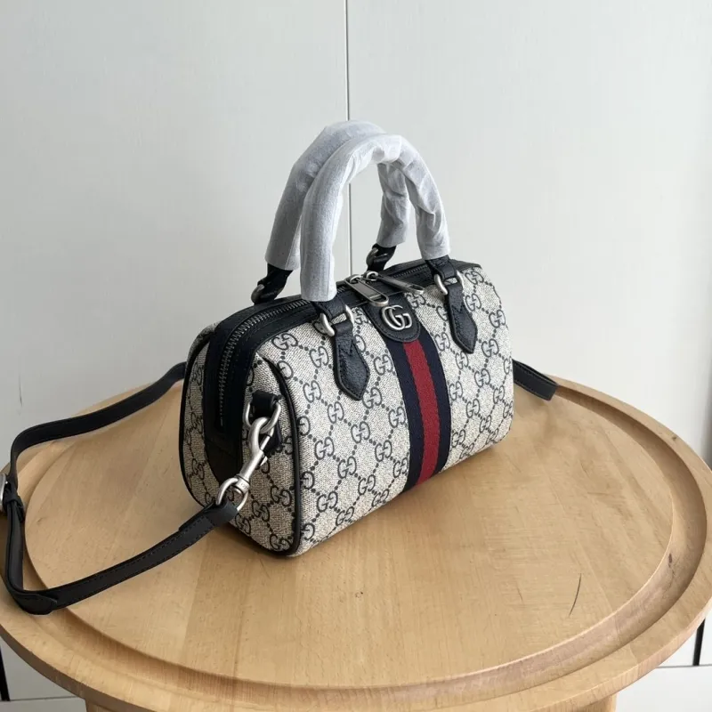 Alternative view of Gucci Speedy Bags-27