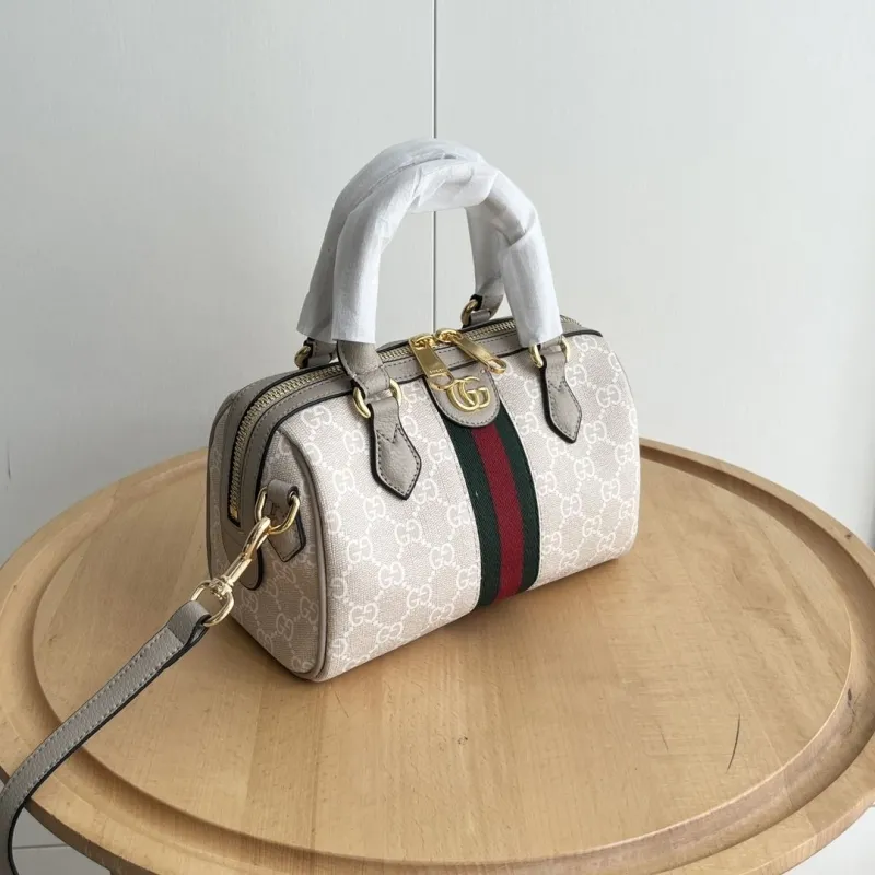 Alternative view of Gucci Speedy Bags-28