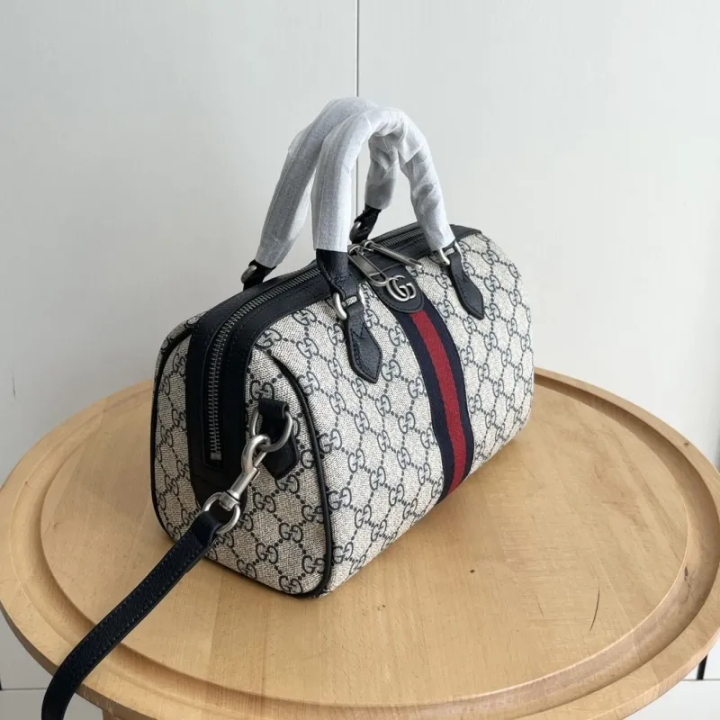 Alternative view of Gucci Speedy Bags-41