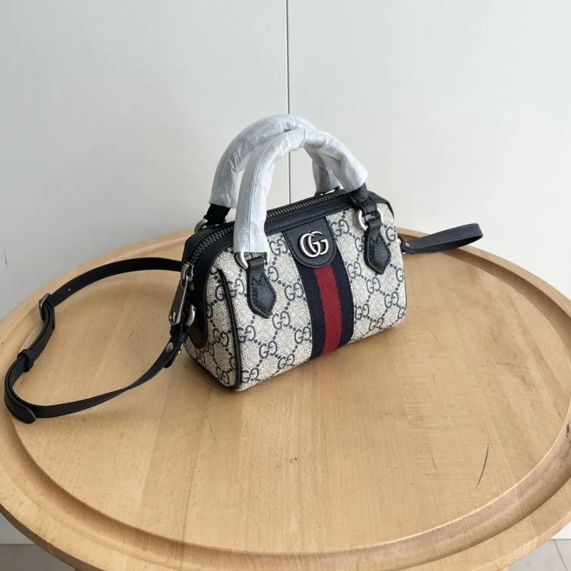 Alternative view of Gucci Speedy Bags-48