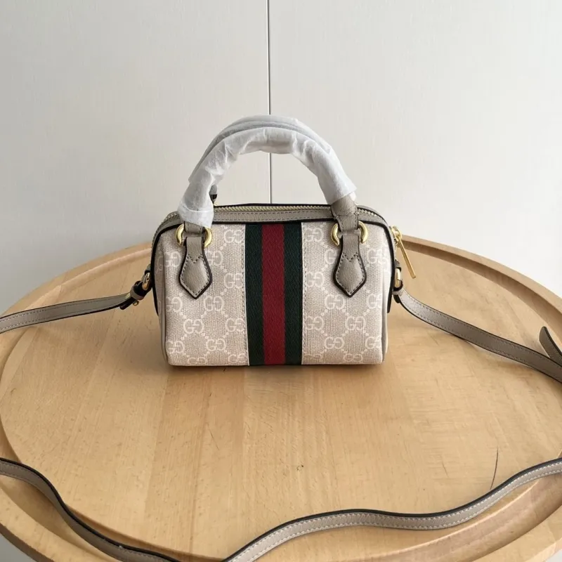 Alternative view of Gucci Speedy Bags-49