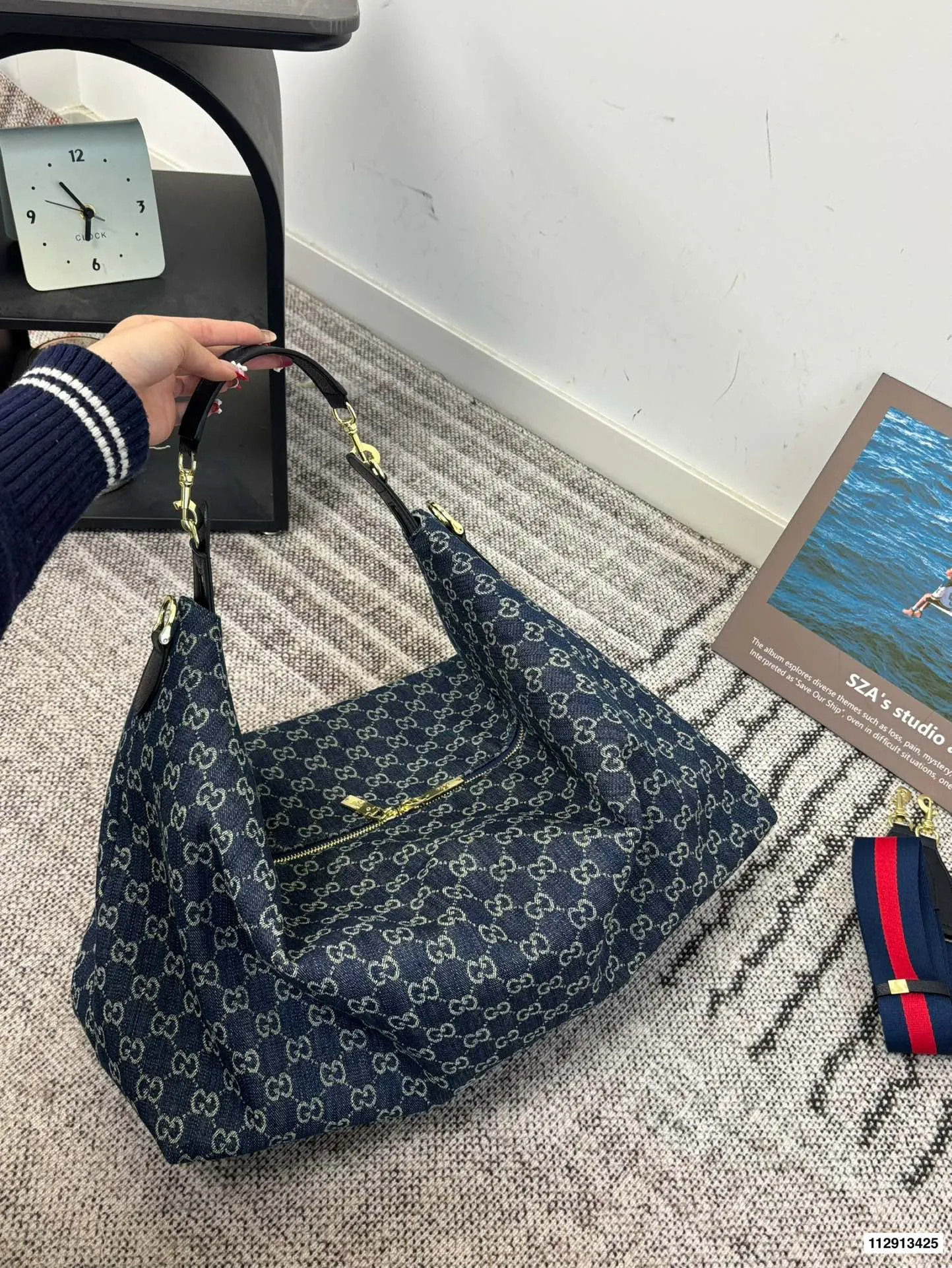Alternative view of Gucci Top Handle Bags-15