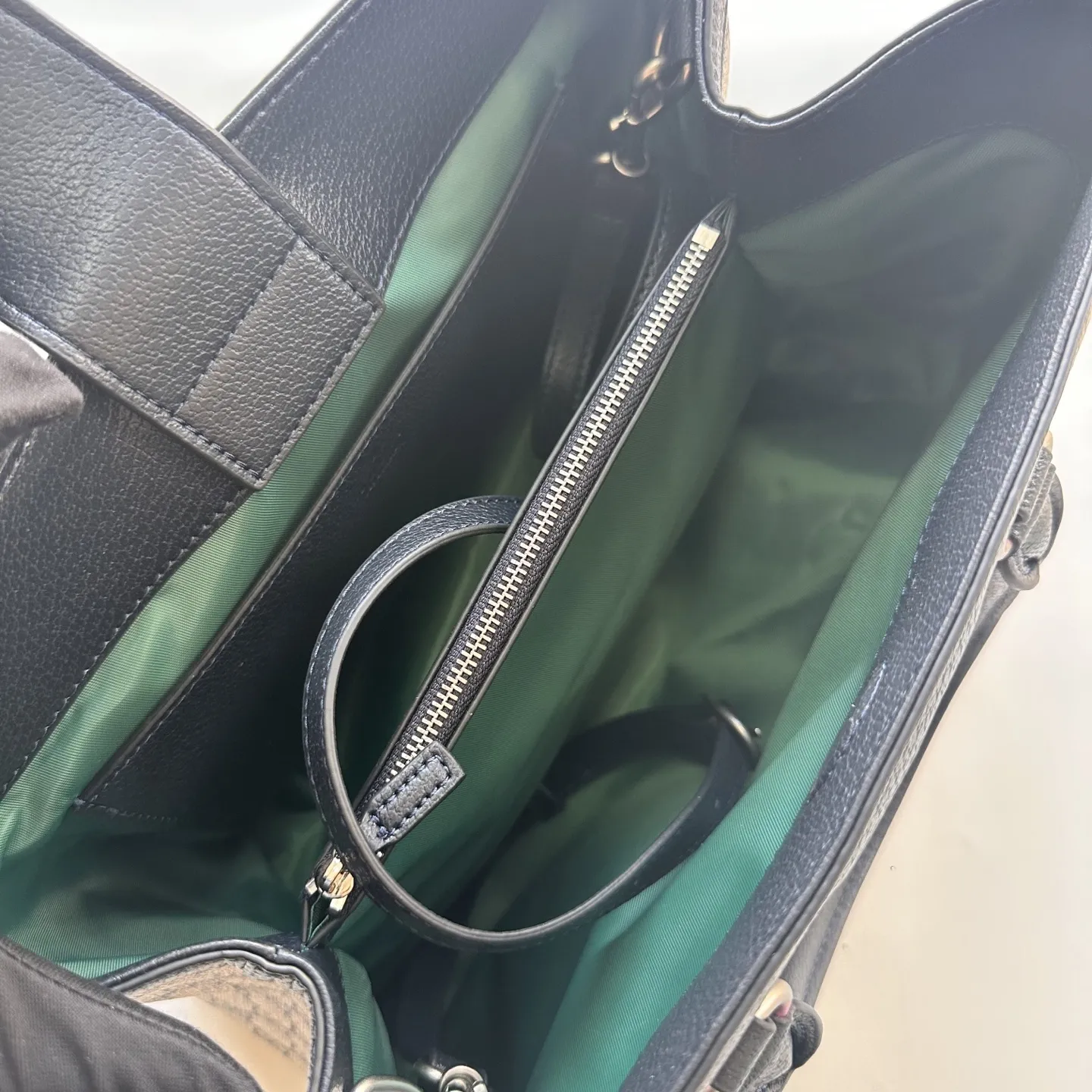 Gucci Top Handle Bags-19 - Image 9