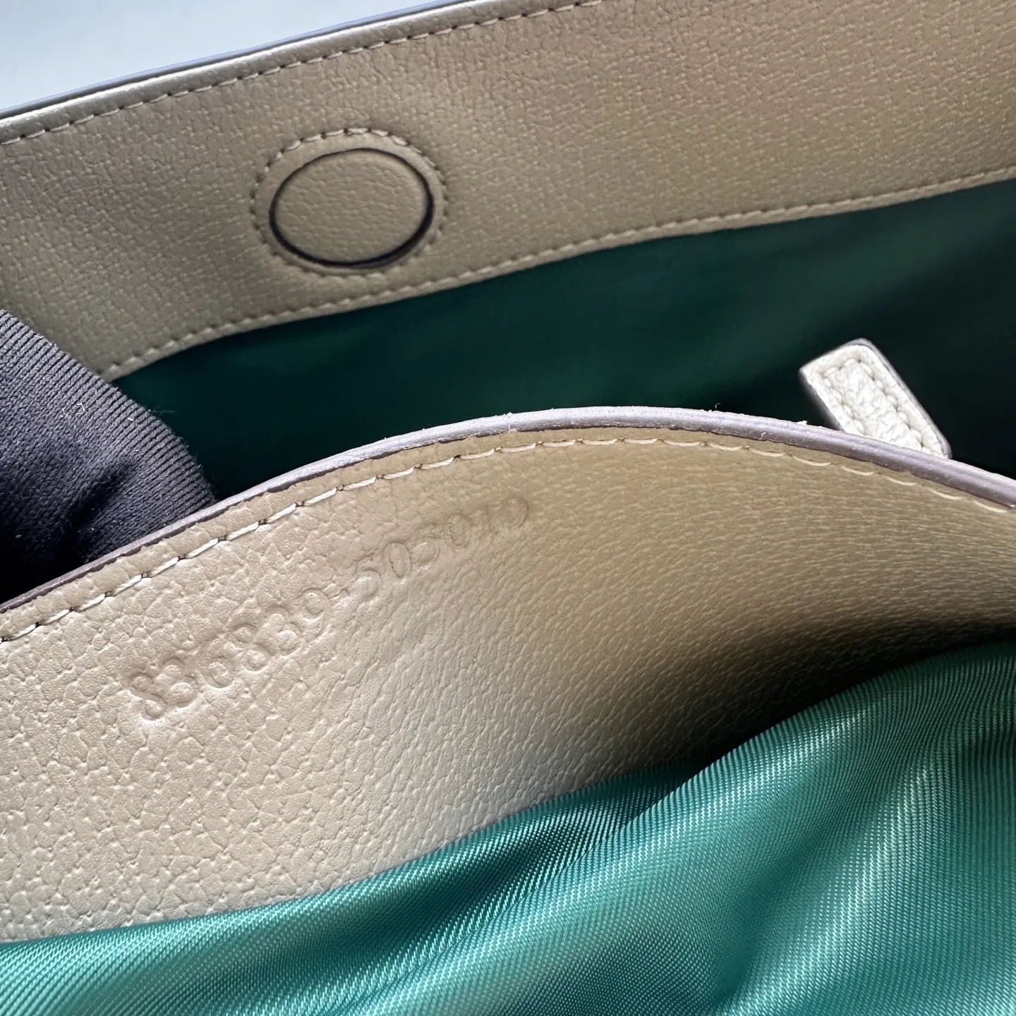Alternative view of Gucci Top Handle Bags-20