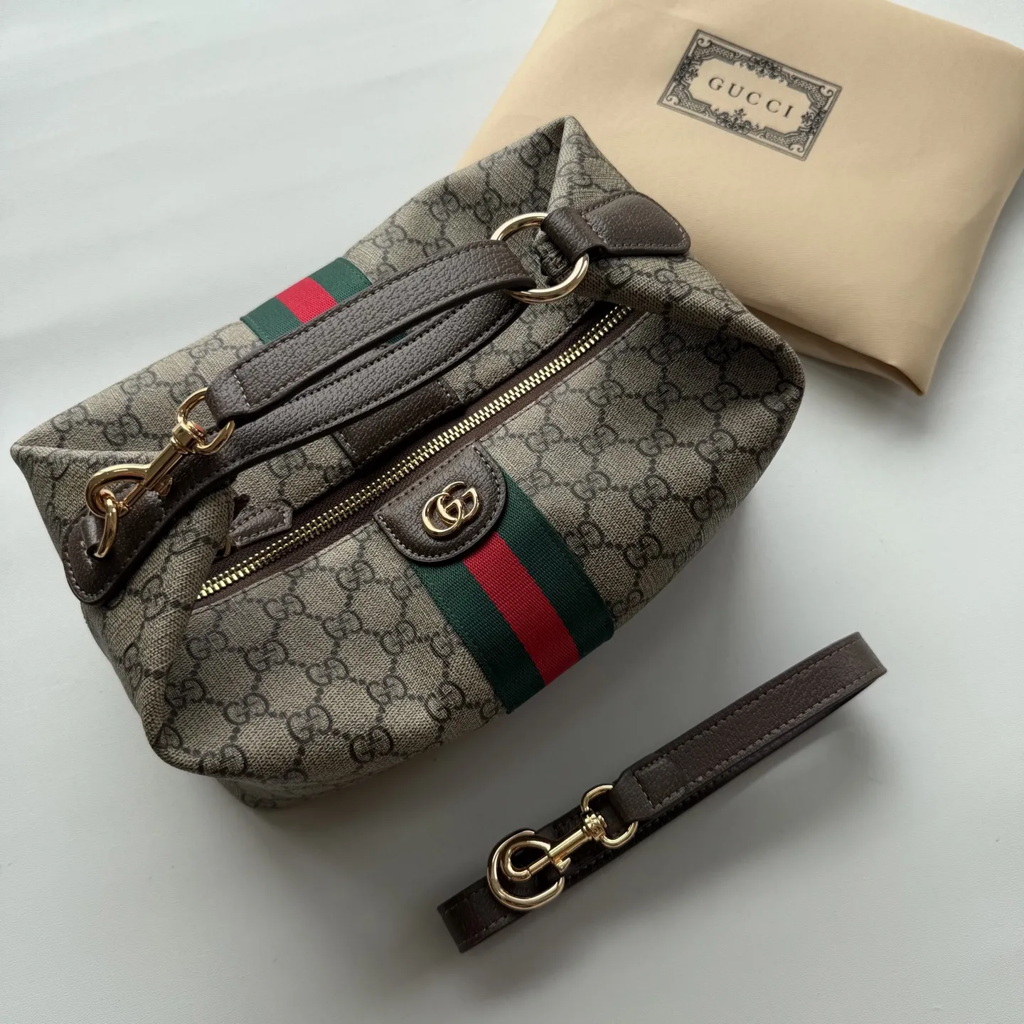 Alternative view of Gucci Top Handle Bags-26