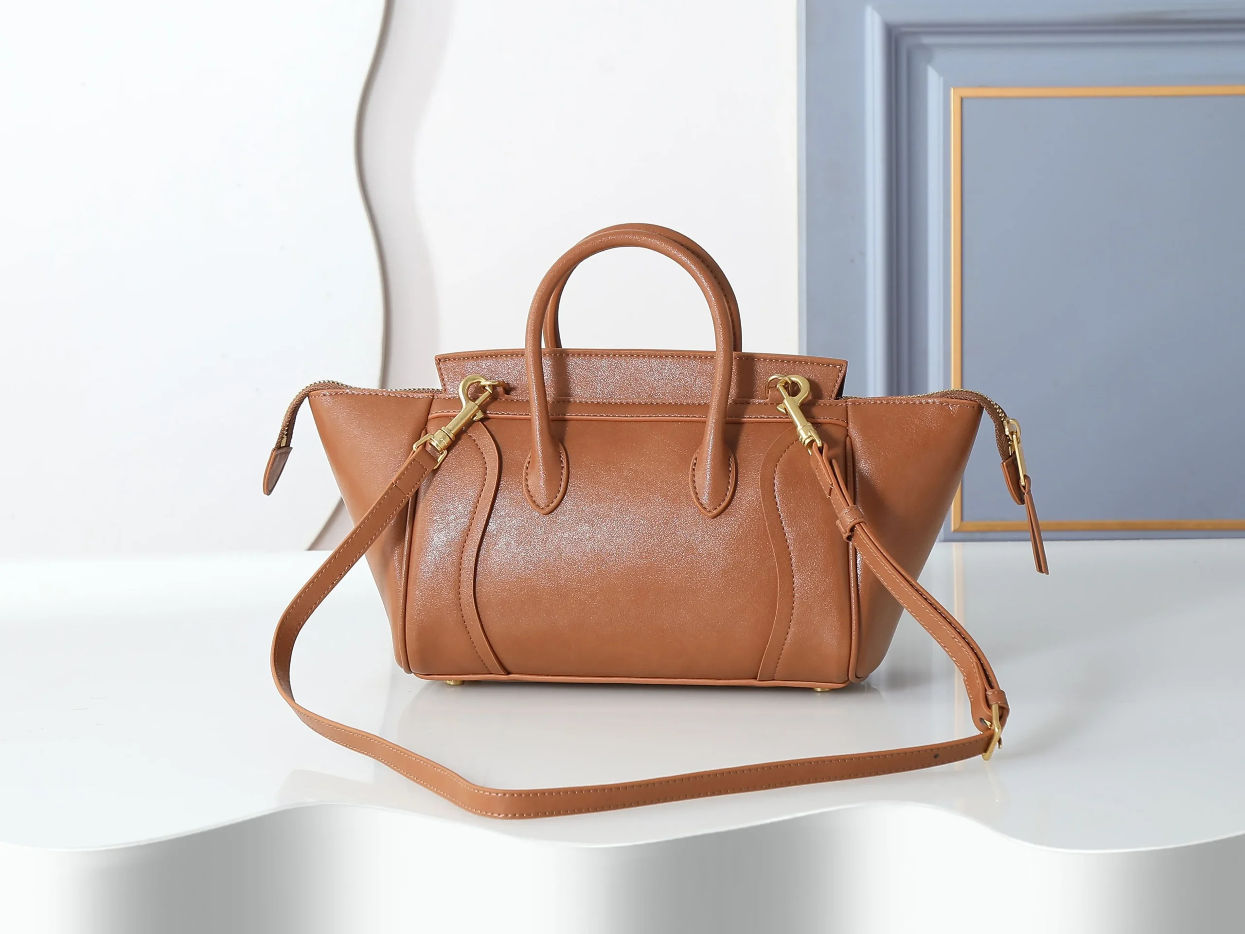 Alternative view of Gucci Top Handle Bags-28