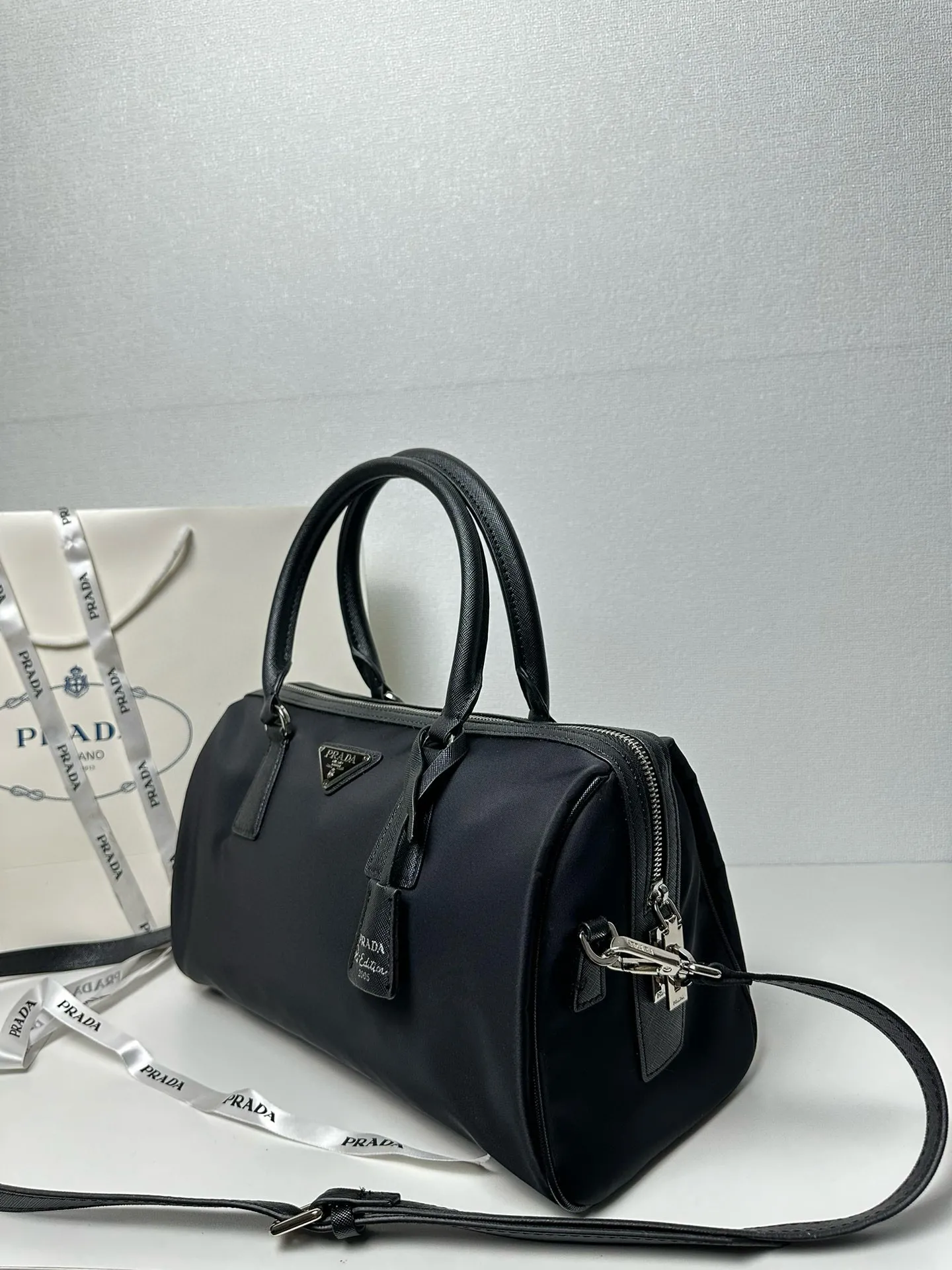 Alternative view of Gucci Top Handle Bags-39