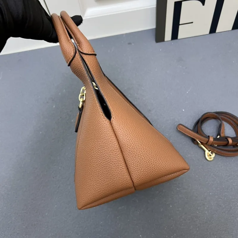 Gucci Top Handle Bags-68 - Image 4