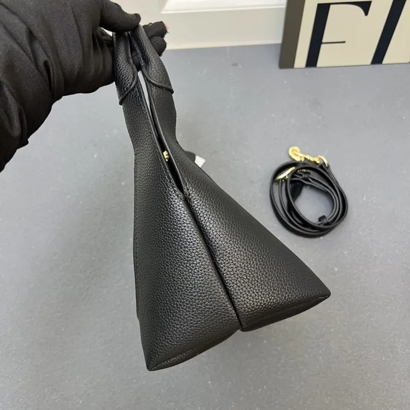 Gucci Top Handle Bags-69 - Image 4