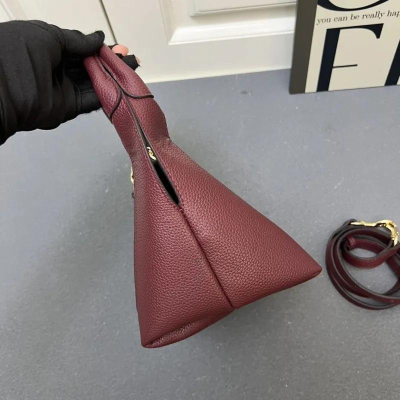 Gucci Top Handle Bags-72 - Image 4