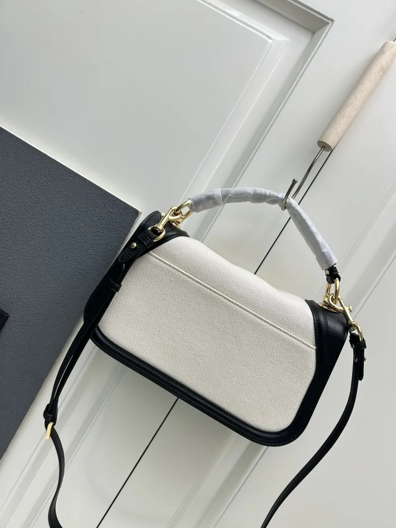 Alternative view of Gucci Top Handle Bags-149