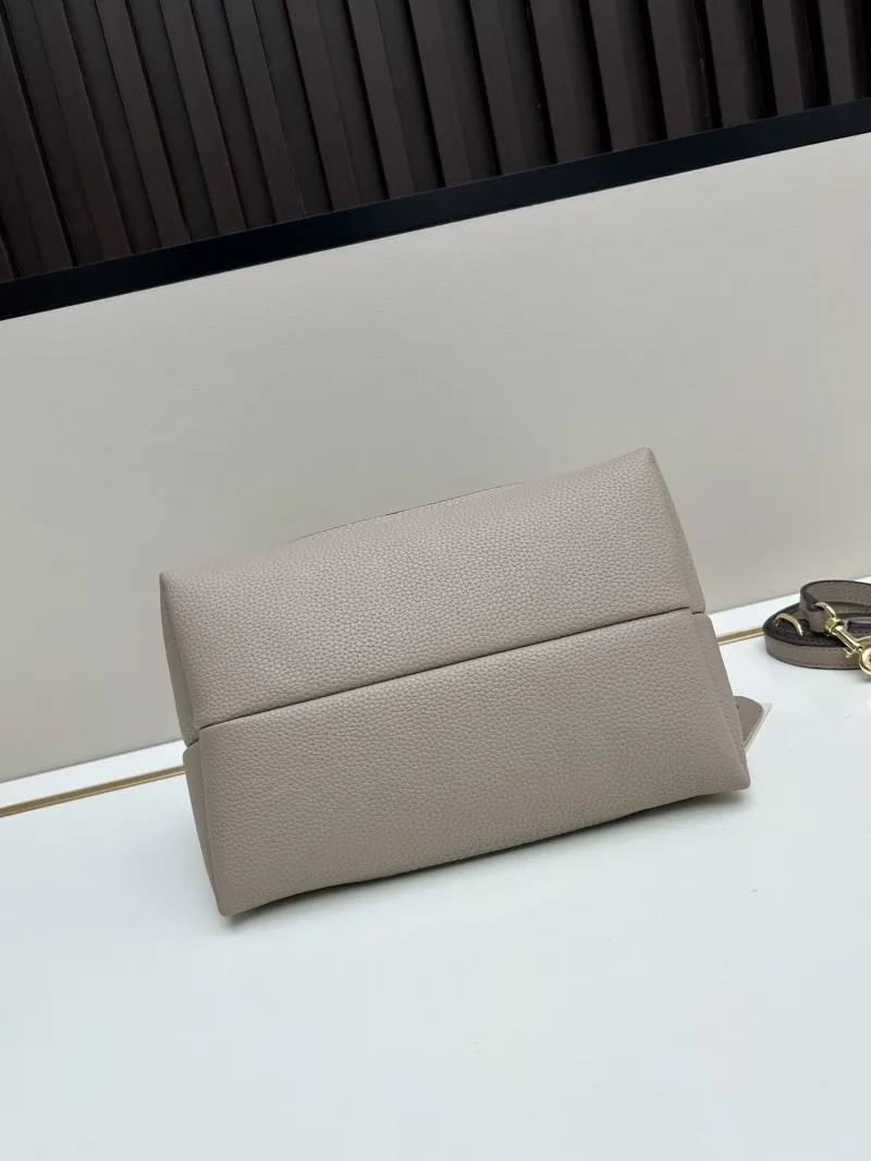 Gucci Top Handle Bags-162 - Image 5