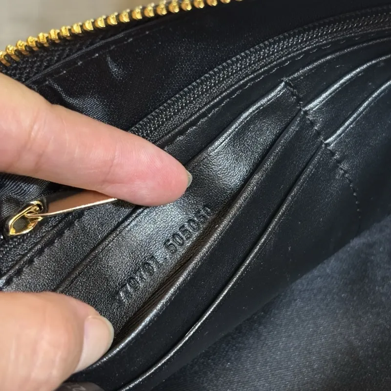 Alternative view of Gucci Top Handle Bags-239