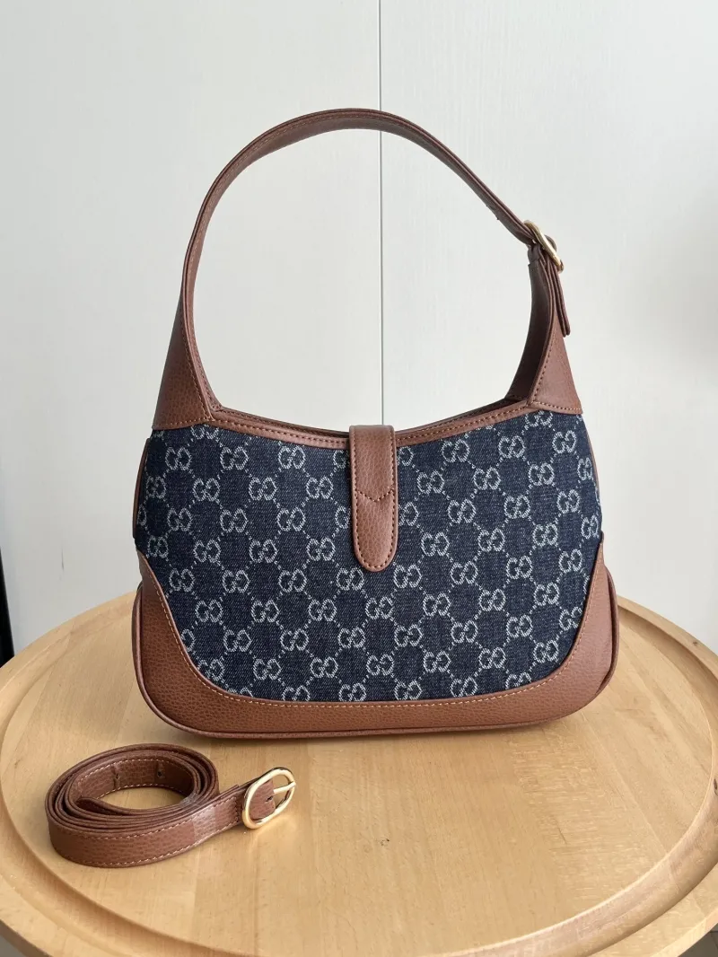 Alternative view of Gucci Top Handle Bags-447